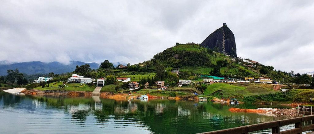 Guatapé A: una ruta que permite conocer los lugares más emblemáticos del pueblo 2 Guatapé A: una ruta que permite conocer los lugares más emblemáticos del pueblo