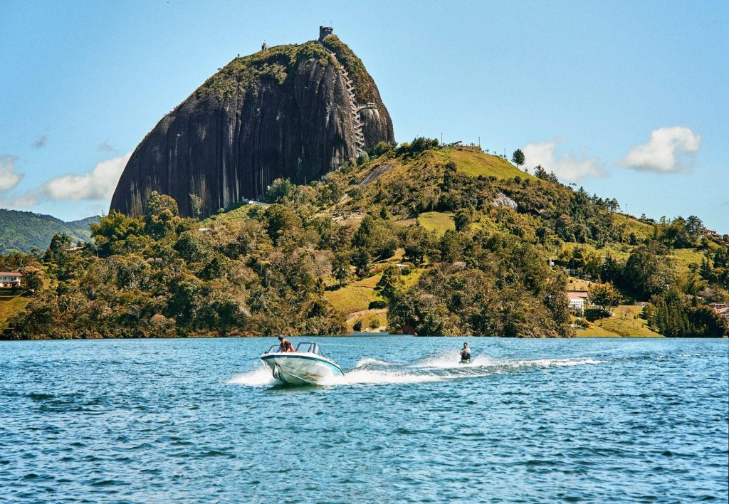 Recorrido de 1 hora por la Represa de Guatapé: Visita los lugares más importantes 2 recorrido de 1 hora por la represa de guatape visita los lugares mas importantes