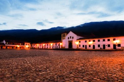 Villa de Leyva Colombia: Encanto histórico y cultural. La ciudad de Villa de Leyva, Colombia, es un encanto histórico y cultural. Su arquitectura es bella y imponente, y su historia es fascinante. La ciudad tiene una plaza mayor que es el centro de los festivales y de las celebraciones. La plaza está llena de edificios históricos y religiosos, y tiene una arquitectura que es hermosa y imponente 2 Villa de Leyva Colombia: Encanto histórico y cultural. La ciudad de Villa de Leyva, Colombia, es un encanto histórico y cultural. Su arquitectura es bella y imponente, y su historia es fascinante. La ciudad tiene una plaza mayor que es el centro de los festivales y de las celebraciones. La plaza está llena de edificios históricos y religiosos, y tiene una arquitectura que es hermosa y imponente